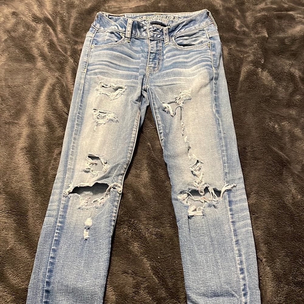 American Eagle Light Wash Distressed Jeggings